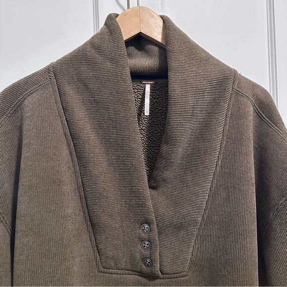 Free People Mia Henley Sweatshirt Size: Large in Brown Wood Green - Picture 3 of 10